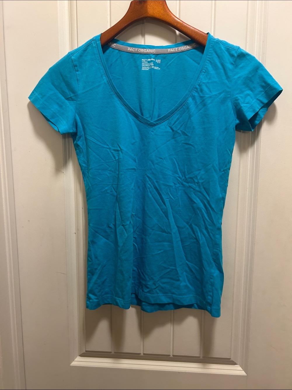 Pact organic XS cotton vibrant blue  V-Neck Women's Tee